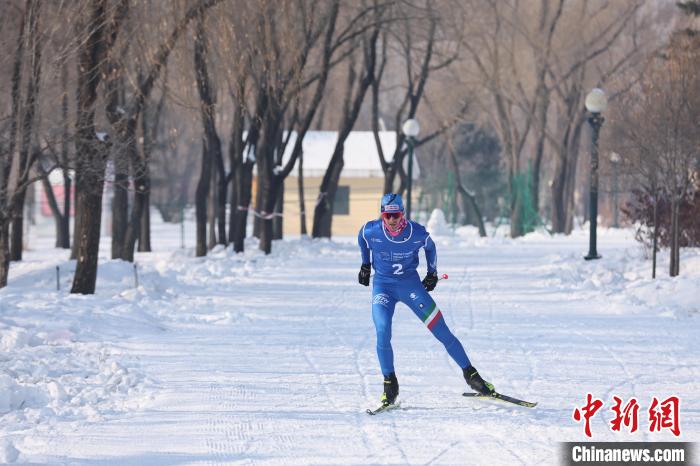 哈尔滨太阳岛雪博园举行冬季铁人三项世界杯开