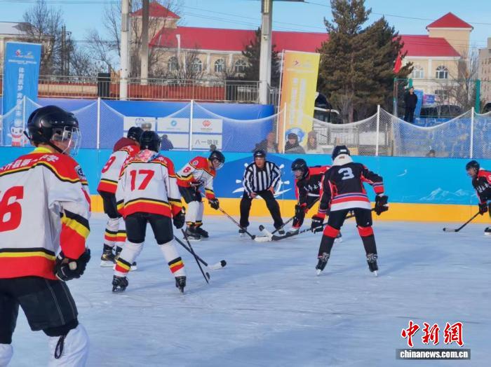 乌鲁木齐校园冰场培育冰雪运动新苗