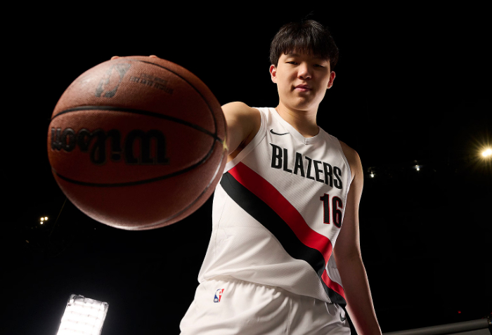 开拓者伤病名单曝光 利拉德夏普缺席迎战76人