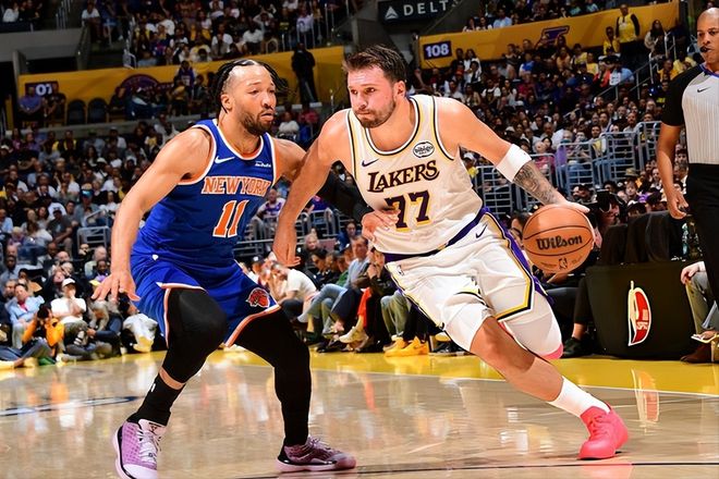 湖人妖卫斯玛特防守锁死布里奇斯 正负值+27成胜