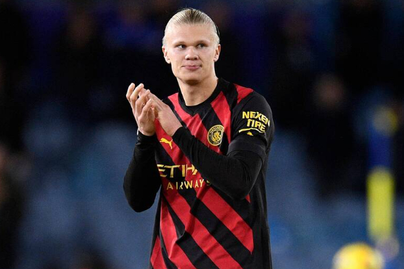 曼联官宣17岁哥伦比亚新星奥罗兹科加盟开启年轻