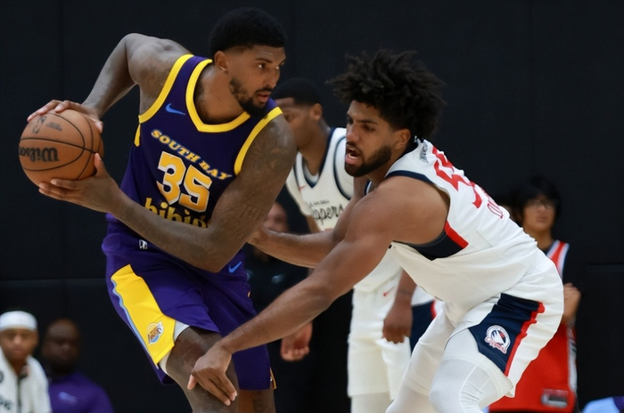 南湾湖人新星威廉姆斯季后赛爆发引关注