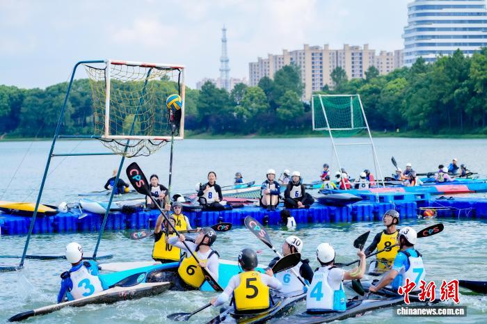 第二届海峡两岸青少年皮艇球友谊赛在沪举行，