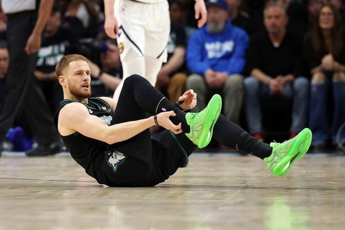 约基奇状态低迷掘金惨败森林狼 NBA季后赛陷入混